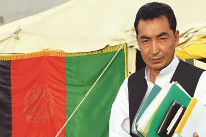 نماینده‌ای که با مردمش مانده است؛ گفت‌وگوی اختصاصی هفته با داکتر رمضان بشردوست